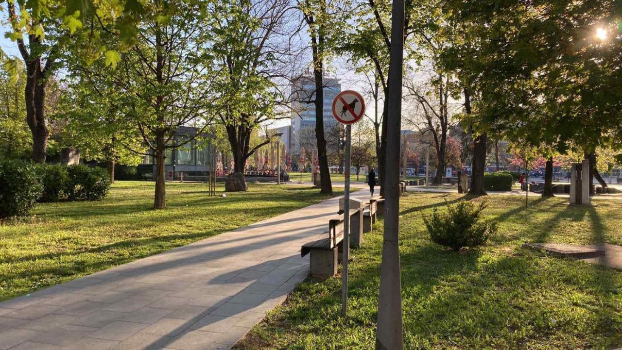 Penthouse Stan 80M2, Terasa 36M2, Garaza... Centar Banja Luke - Gradski Park バニャ・ルカ エクステリア 写真