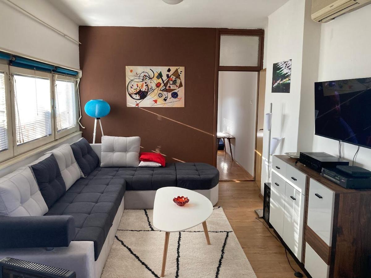Penthouse Stan 80M2, Terasa 36M2, Garaza... Centar Banja Luke - Gradski Park バニャ・ルカ エクステリア 写真