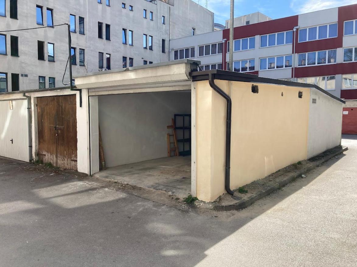 Penthouse Stan 80M2, Terasa 36M2, Garaza... Centar Banja Luke - Gradski Park バニャ・ルカ エクステリア 写真